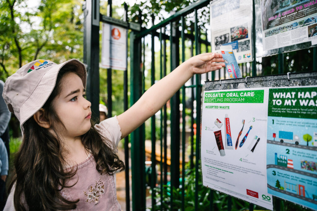 Child recycling at KU Grevillea childcare