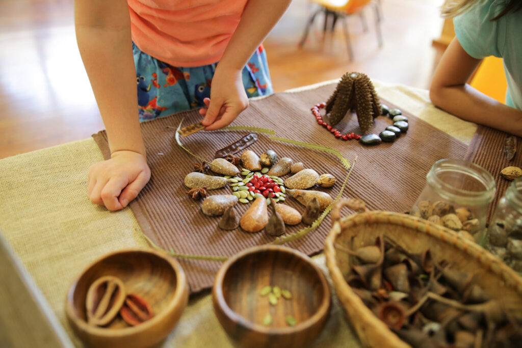 Children making patterns at KU Wombarra childcare